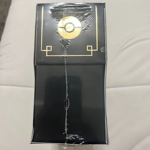 Pokemon Zacian Elite Trainer Box - Picture 2 of 4